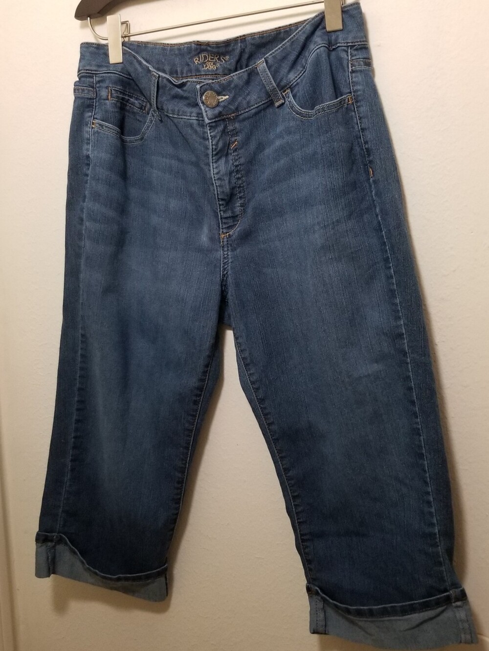 Riders by Lee Women’s 14 Blue Denim Capri Jeans With Cropped & Turn-Up Hem